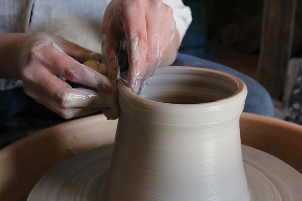Comment participer à un atelier de poterie traditionnelle en Grèce?